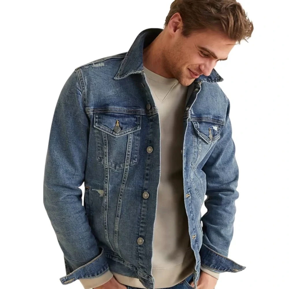 NWT Old Navy Distressed Medium Wash‎ Denim Jacket Built-In Flex, Small